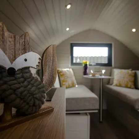Foxy'S Den Dornoch Villa Exterior photo