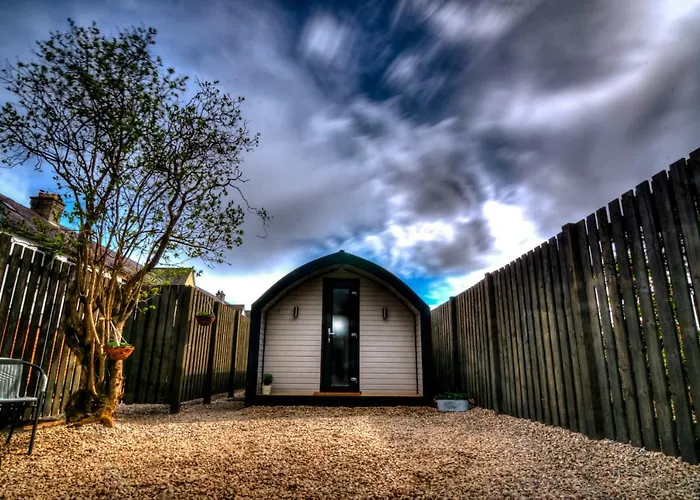 Foxy\'S Den Dornoch