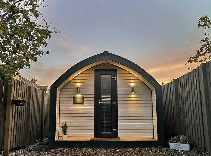 Foxy\'S Den Dornoch