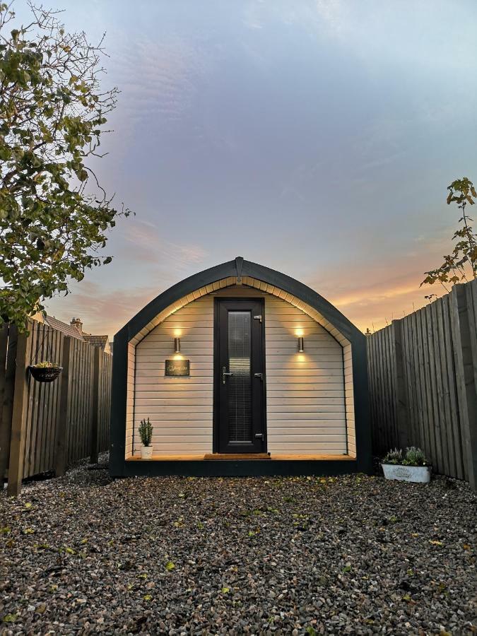 Foxy's Den * Dornoch